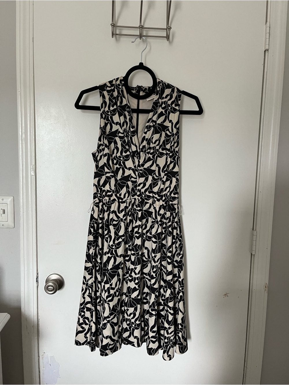 eva mendes for New York & Company Black & White Floral Sleeveless Dress
